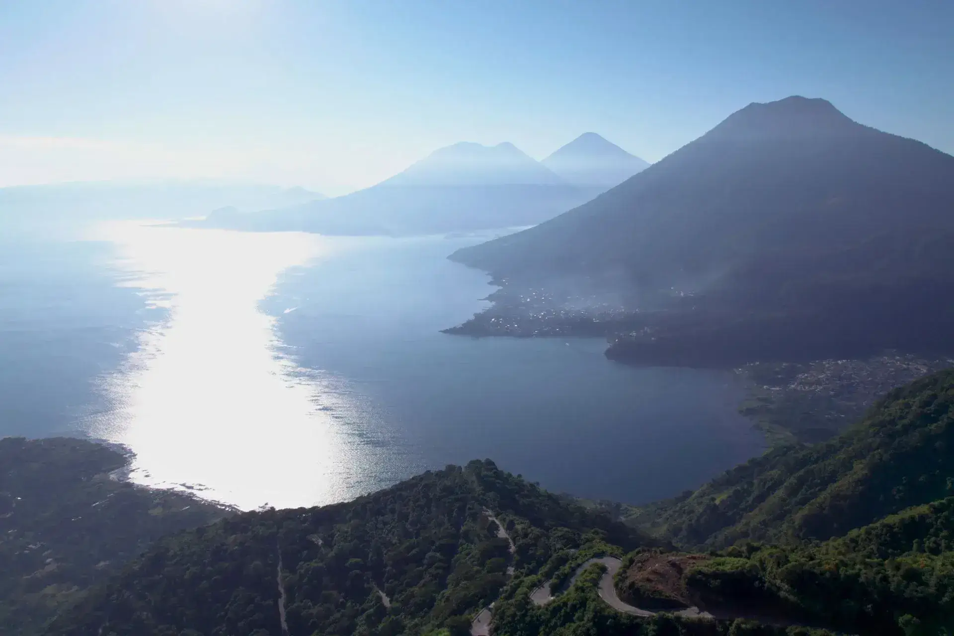 Visita el Lago de Atitlan al viajar a Guatemala