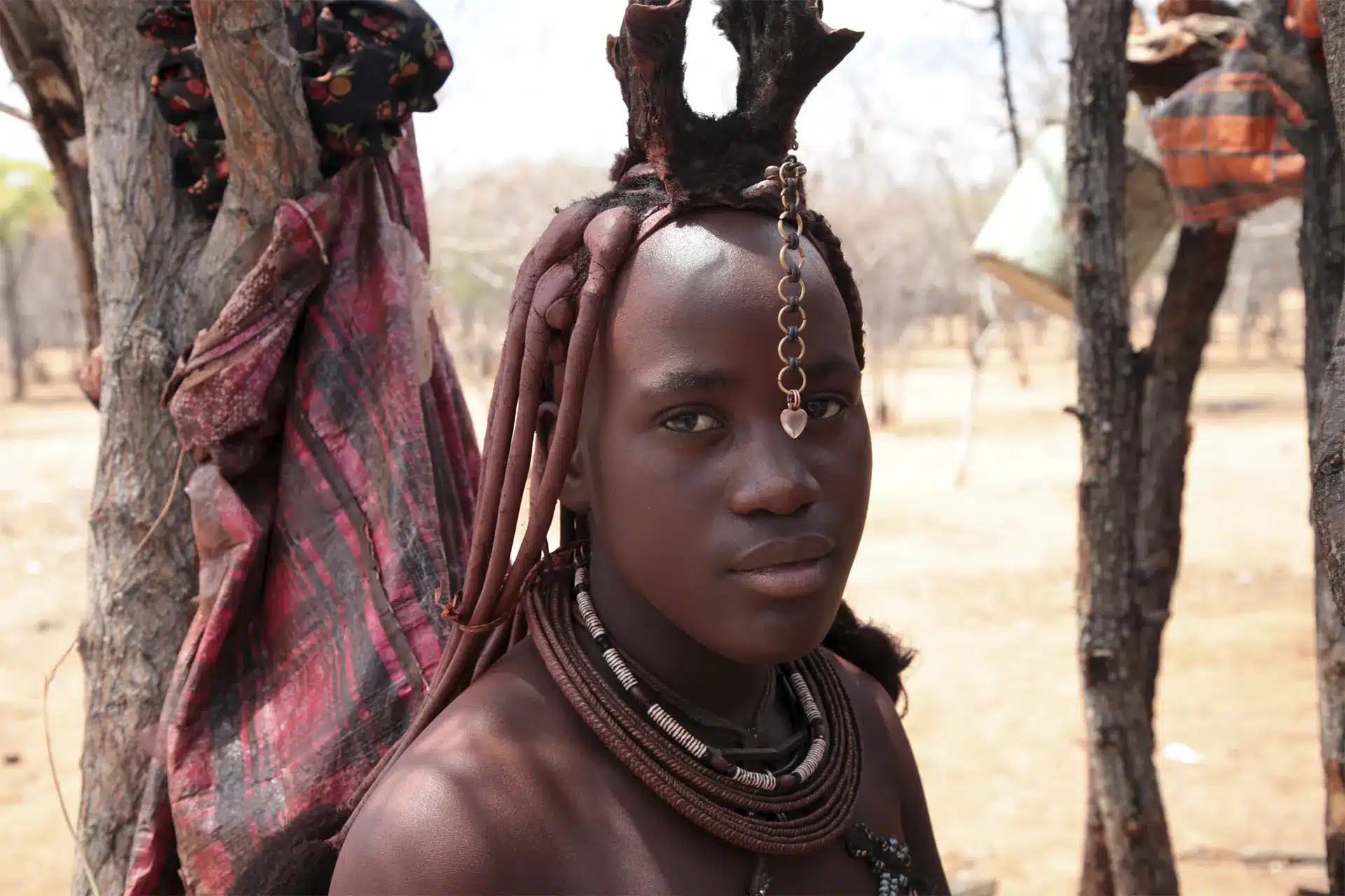 Retrato de una mujer de la etnia Himba